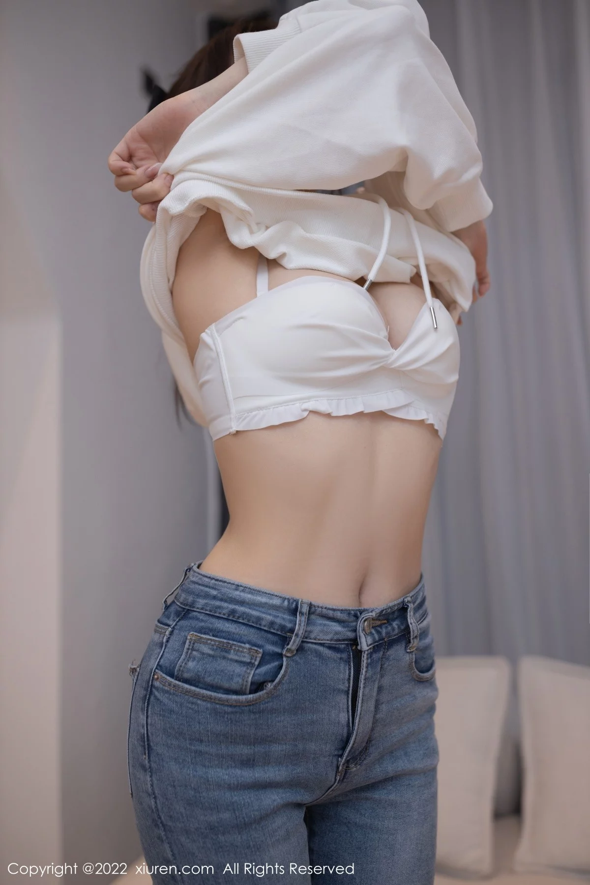 [[XiuRen秀人网]秀人网]No.5159_模特鱼子酱Fish广州-云南旅拍室内轻透淡红色睡衣撩人诱惑写真82P