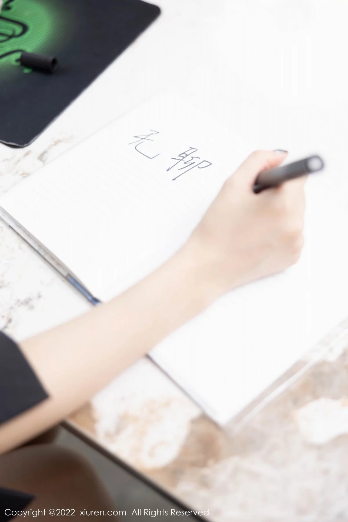 [[XiuRen秀人网]秀人网]No.5160_女神绮里嘉ula海南心愿旅拍半脱露黑色内衣配超薄肉丝诱惑写真81P