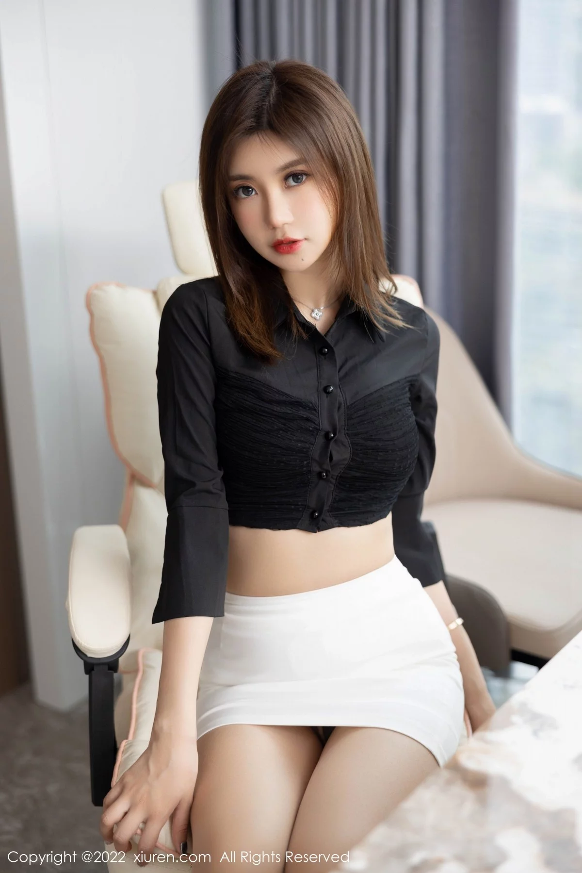 [[XiuRen秀人网]秀人网]No.5160_女神绮里嘉ula海南心愿旅拍半脱露黑色内衣配超薄肉丝诱惑写真81P