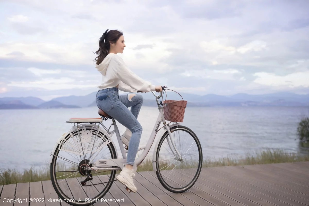 [[XiuRen秀人网]秀人网]No.5159_模特鱼子酱Fish广州-云南旅拍室内轻透淡红色睡衣撩人诱惑写真82P