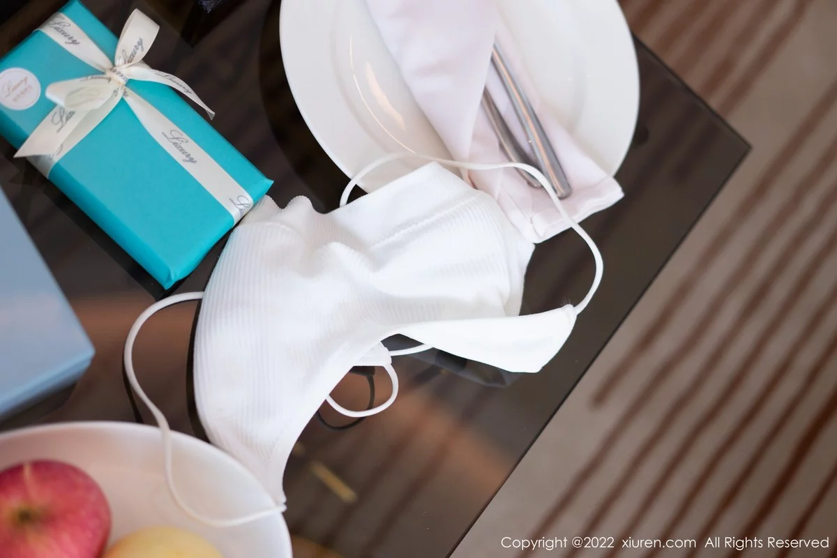 [[XiuRen秀人网]秀人网]No.5157_模特允爾大理旅拍私房白色轻透收身衣配超薄肉丝丰满诱惑写真75P