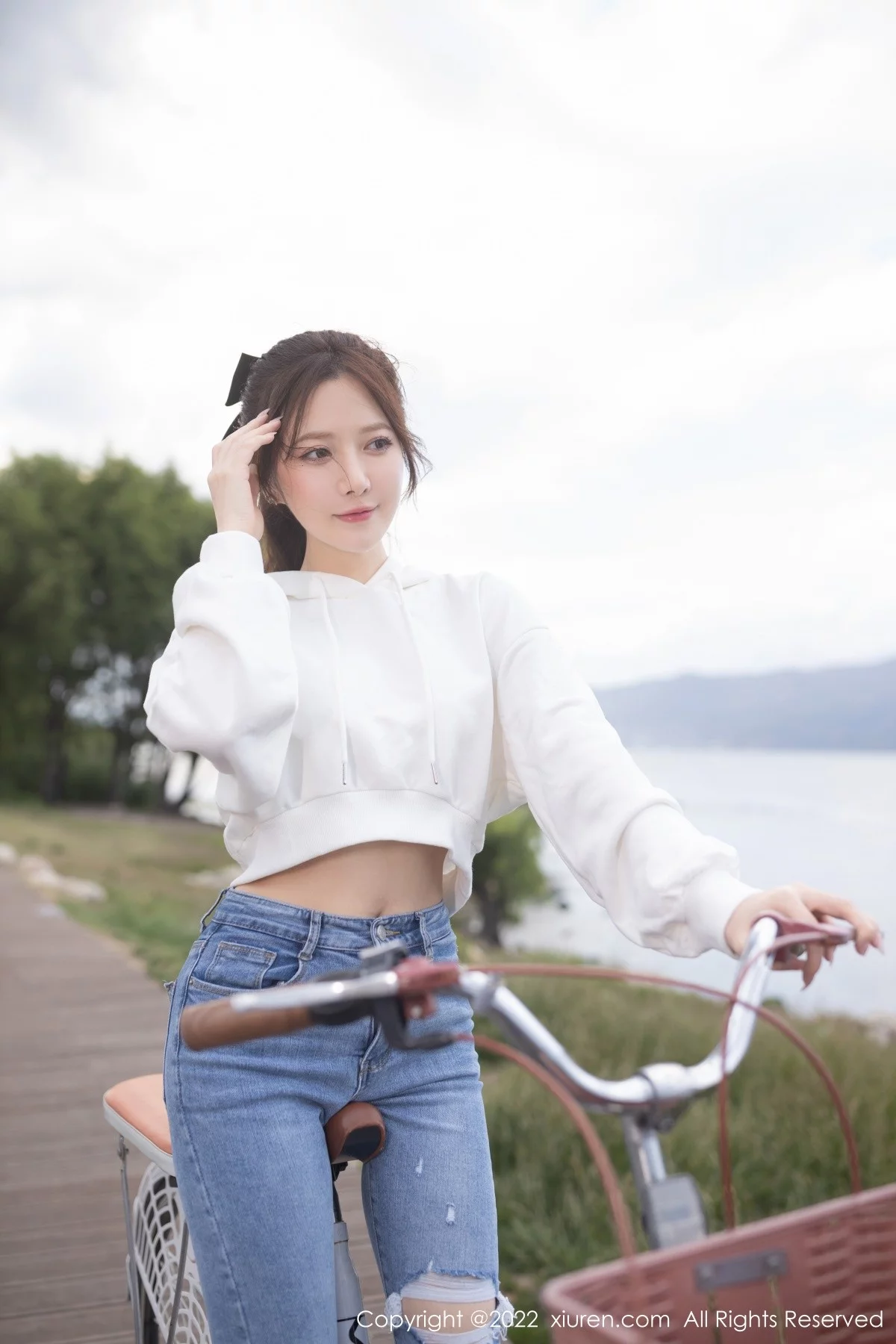 [[XiuRen秀人网]秀人网]No.5159_模特鱼子酱Fish广州-云南旅拍室内轻透淡红色睡衣撩人诱惑写真82P