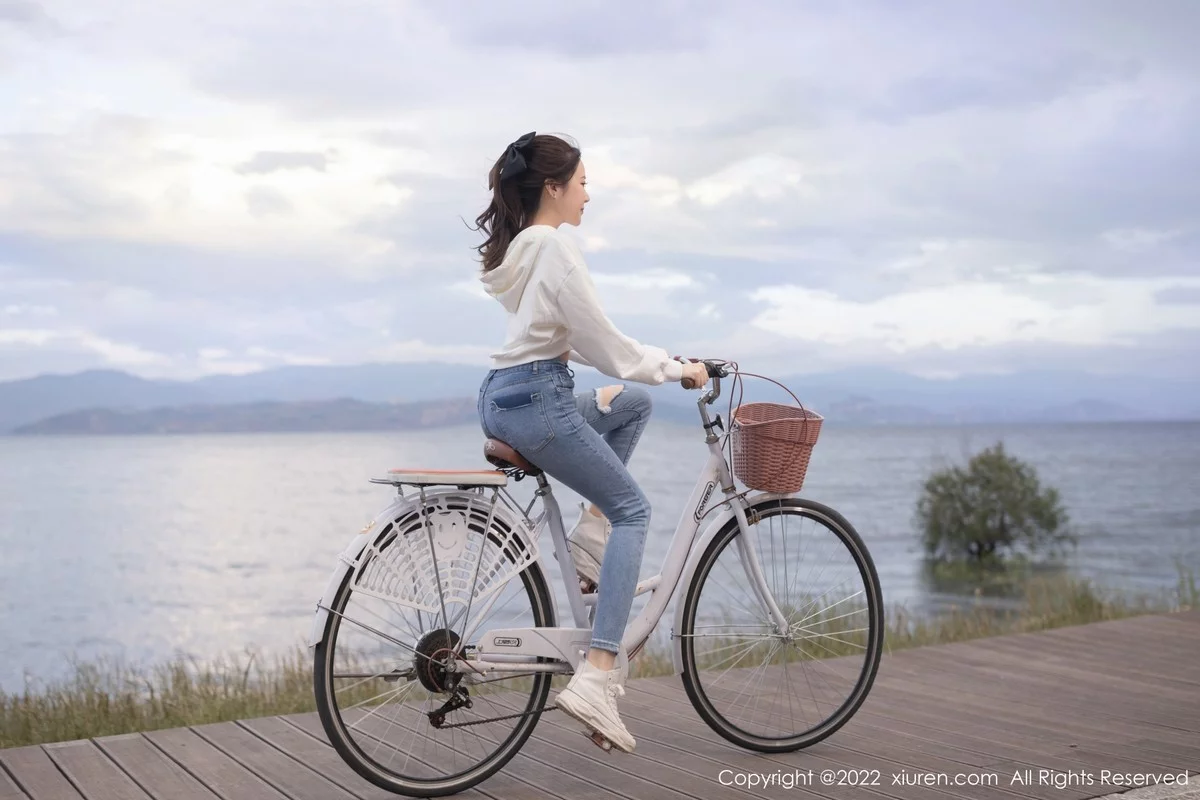 [[XiuRen秀人网]秀人网]No.5159_模特鱼子酱Fish广州-云南旅拍室内轻透淡红色睡衣撩人诱惑写真82P