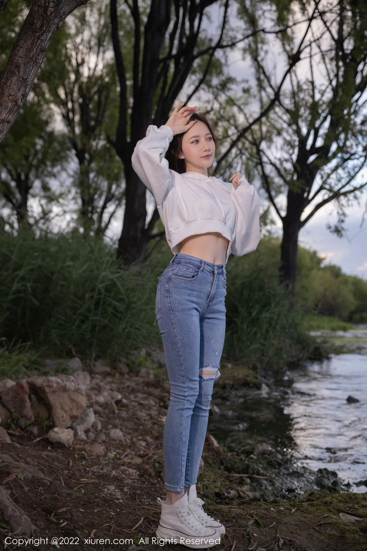 [[XiuRen秀人网]秀人网]No.5159_模特鱼子酱Fish广州-云南旅拍室内轻透淡红色睡衣撩人诱惑写真82P