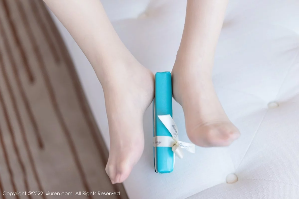 [[XiuRen秀人网]秀人网]No.5157_模特允爾大理旅拍私房白色轻透收身衣配超薄肉丝丰满诱惑写真75P