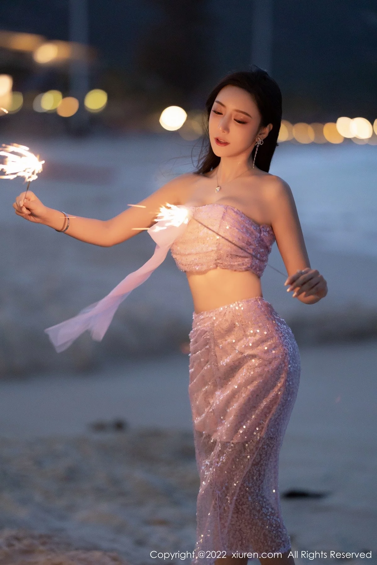 [[XiuRen秀人网]秀人网]No.5161_女神王馨瑶yanni厦门旅拍黑色轻透内衣配黑丝吊袜完美诱惑写真90P