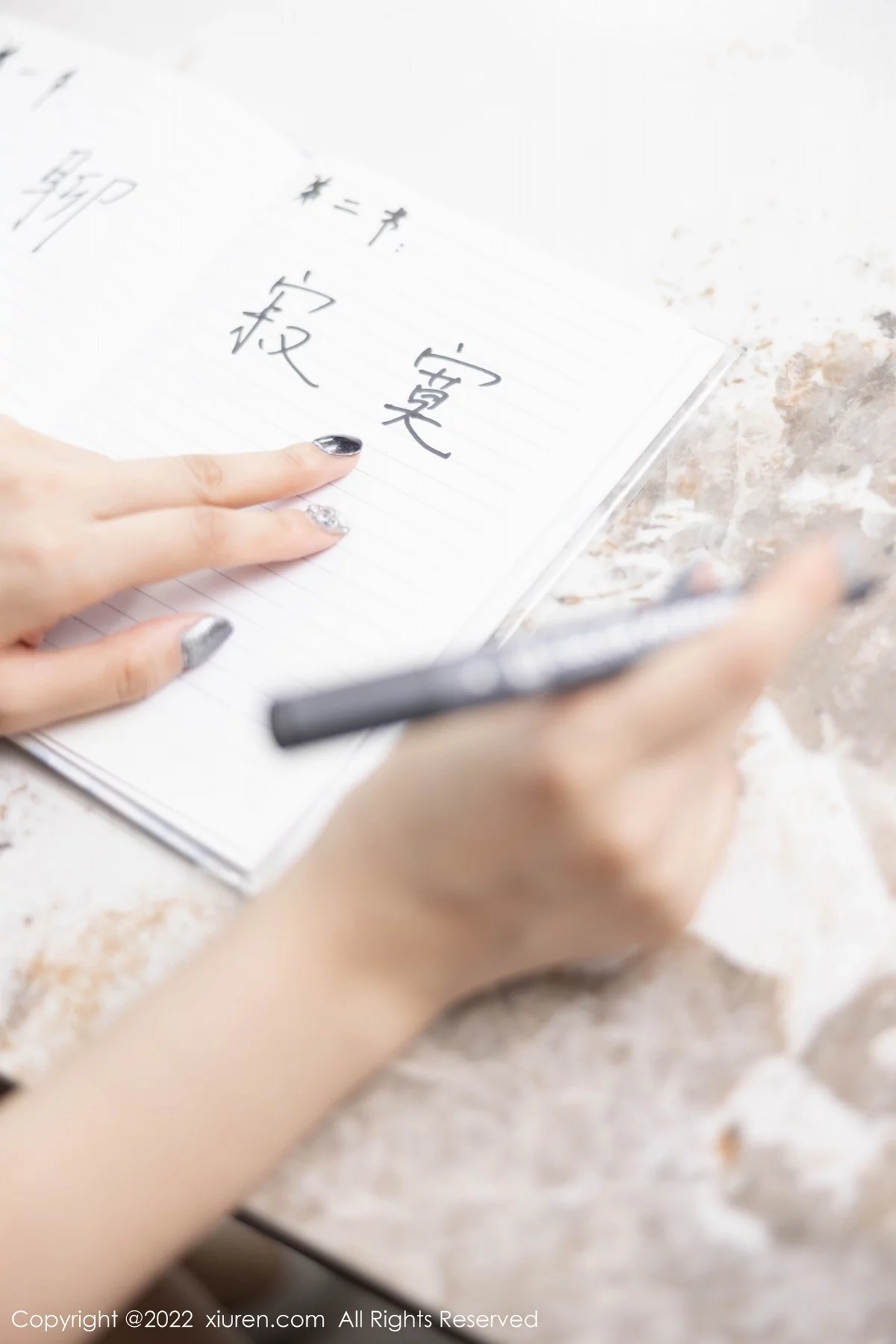 [[XiuRen秀人网]秀人网]No.5160_女神绮里嘉ula海南心愿旅拍半脱露黑色内衣配超薄肉丝诱惑写真81P