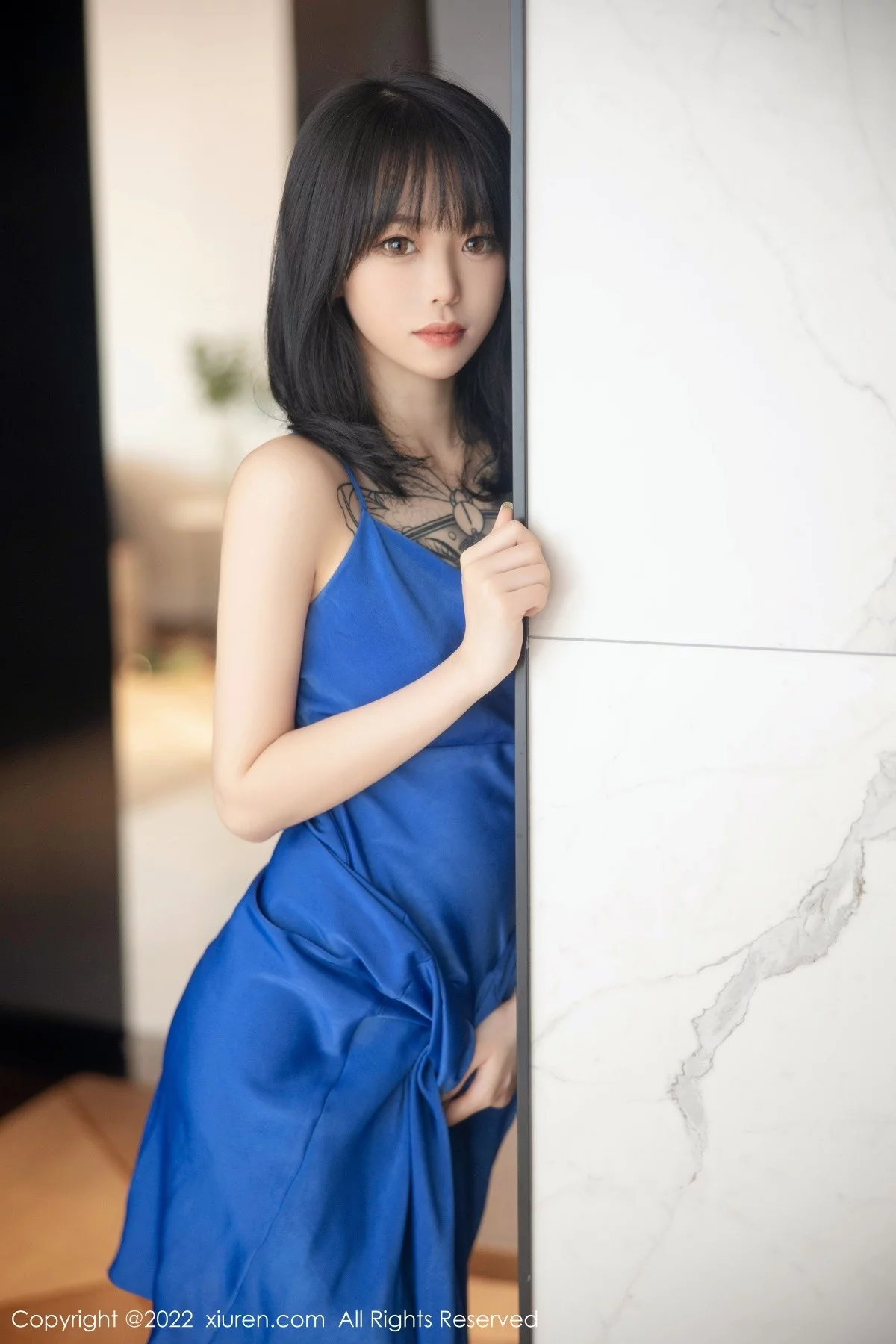 [[XiuRen秀人网]秀人网]No.5165_模特奶瓶蓝色吊裙配灰丝裤袜秀曼妙身材性感美腿迷人诱惑写真82P