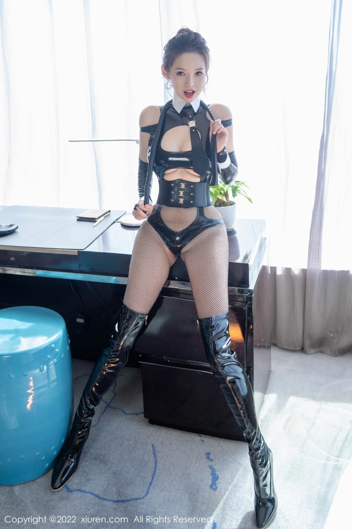 [[XiuRen秀人网]秀人网]No.5042_模特大美媚京私房黑色皮质服饰配黑丝渔网情趣调教诱惑写真62P