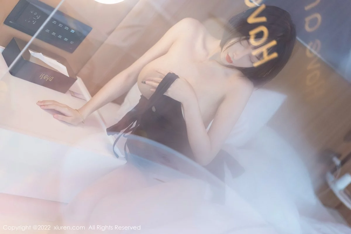 [[XiuRen秀人网]秀人网]No.5046_模特玥儿玥er性感真空黑色服饰配原色丝袜秀惹火身材诱惑写真54P