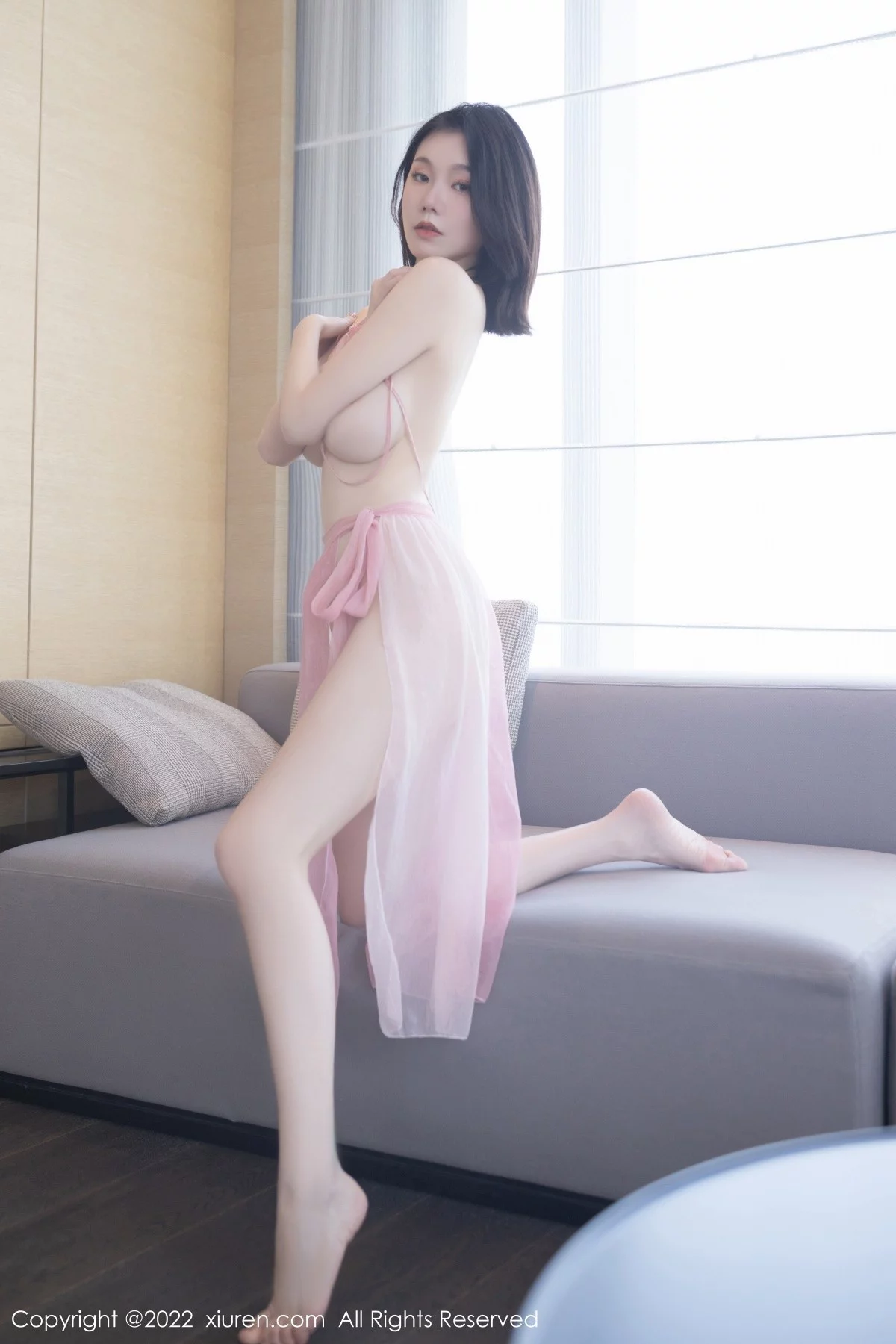 [[XiuRen秀人网]秀人网]No.5052_模特安然anran珠三角旅拍古装服饰粉色肚兜秀惹火身材诱惑写真74P