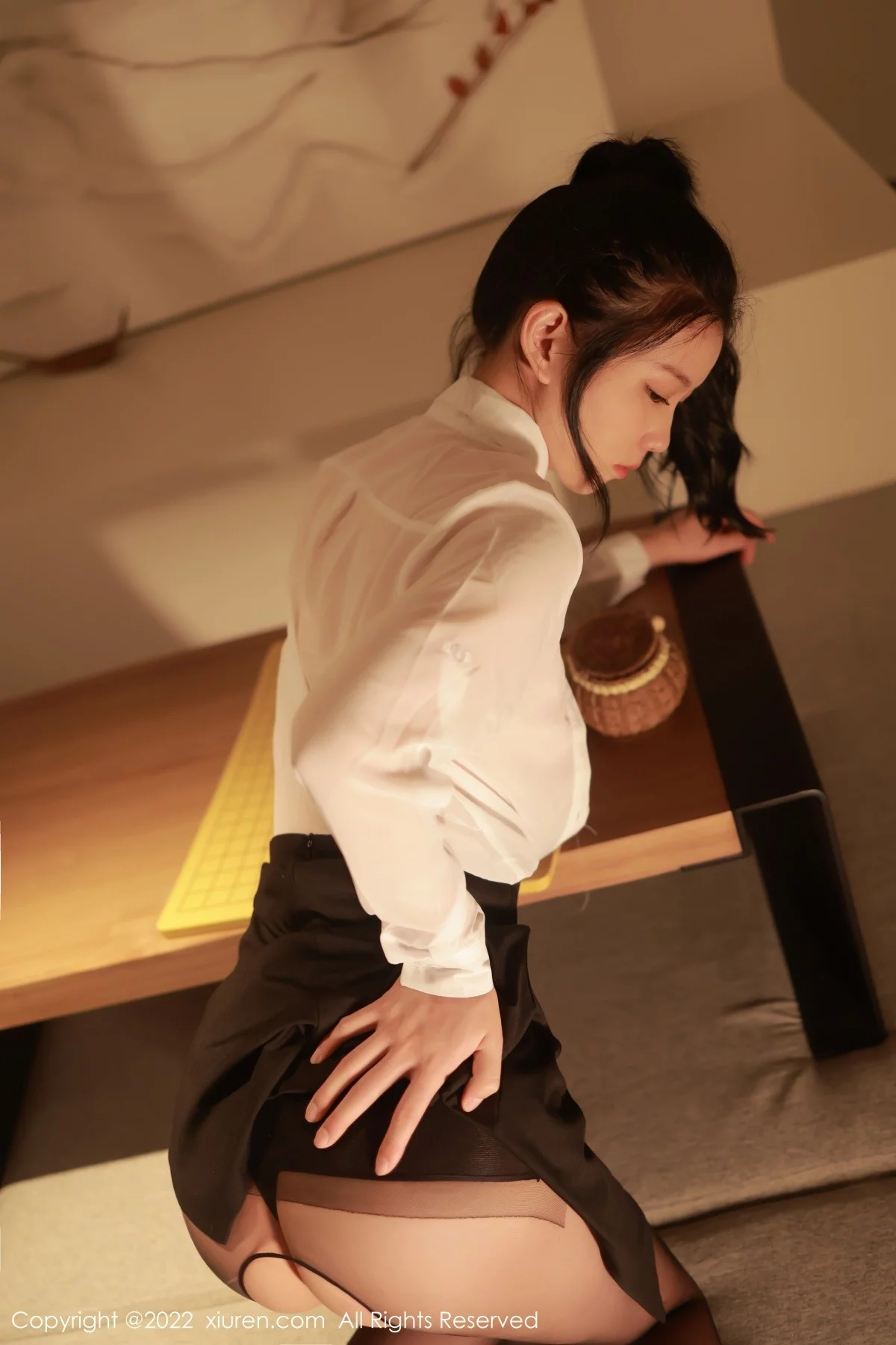 [[XiuRen秀人网]秀人网]No.5057_模特李雅柔白色轻透上衣配黑色短裙露开档黑丝秀翘臀诱惑写真65P