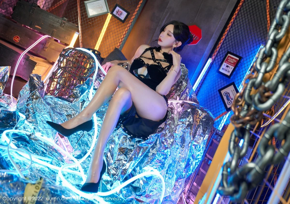 [[XiuRen秀人网]秀人网]No.5061_女神周于希Sally私房性感黑色情趣吊裙秀绝美身材迷人诱惑写真74P