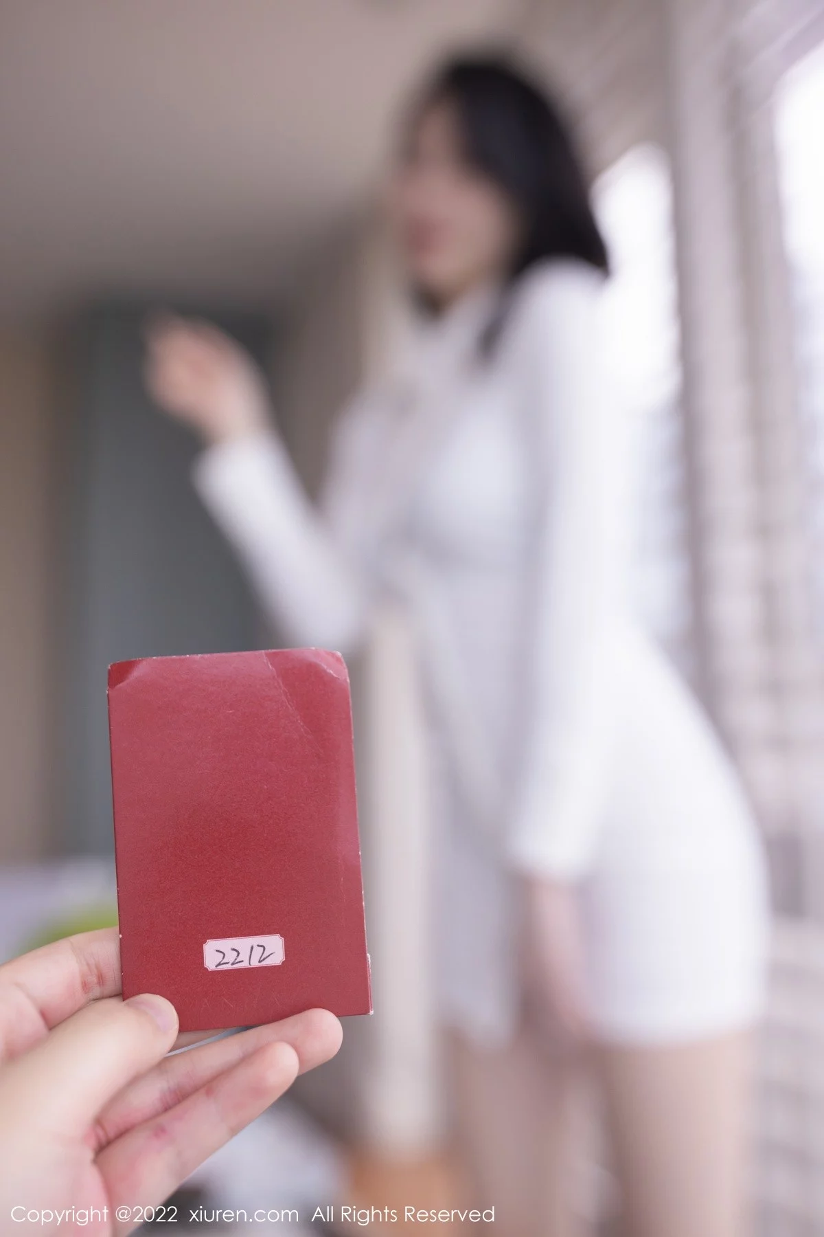 [[XiuRen秀人网]秀人网]No.5170_模特安然anran广州-云南旅拍简约白色衣半脱秀完美身材诱惑写真80P