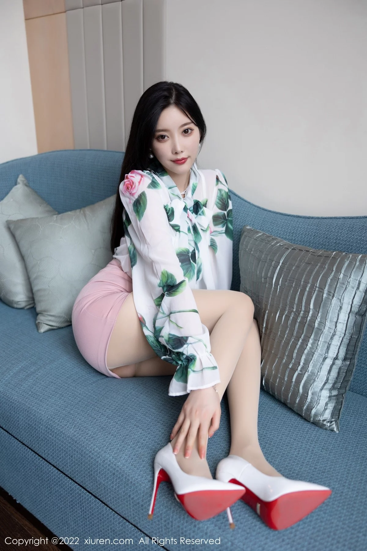 [[XiuRen秀人网]秀人网]No.5171_模特杨晨晨Yome都市丽人系列私房半脱露超薄肉丝完美诱惑写真81P