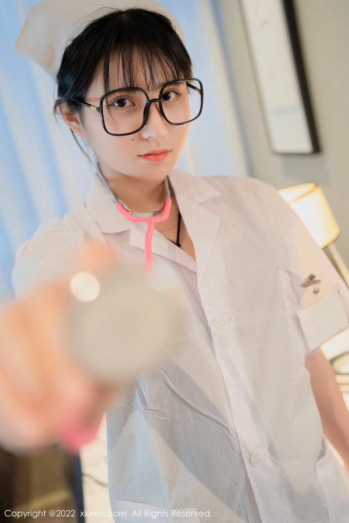 [[XiuRen秀人网]秀人网]No.5202_模特久久Aimee私房性感白衣天使服饰下黑色蕾丝内衣诱惑写真62P