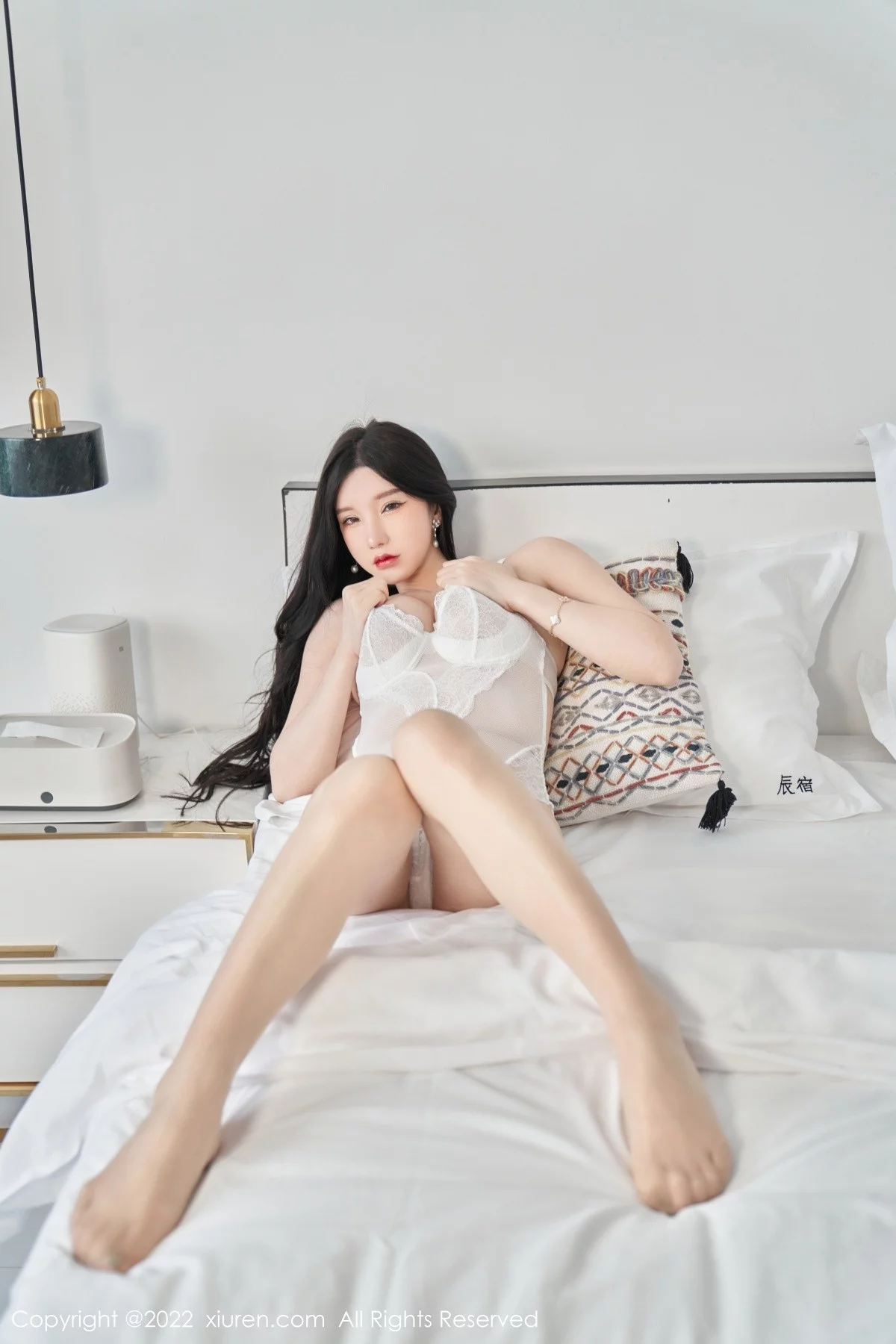 [[XiuRen秀人网]秀人网]No.5207_女神周于希Sally心愿旅拍脱连衣长裙露性感白色网纱内衣诱惑写真79P