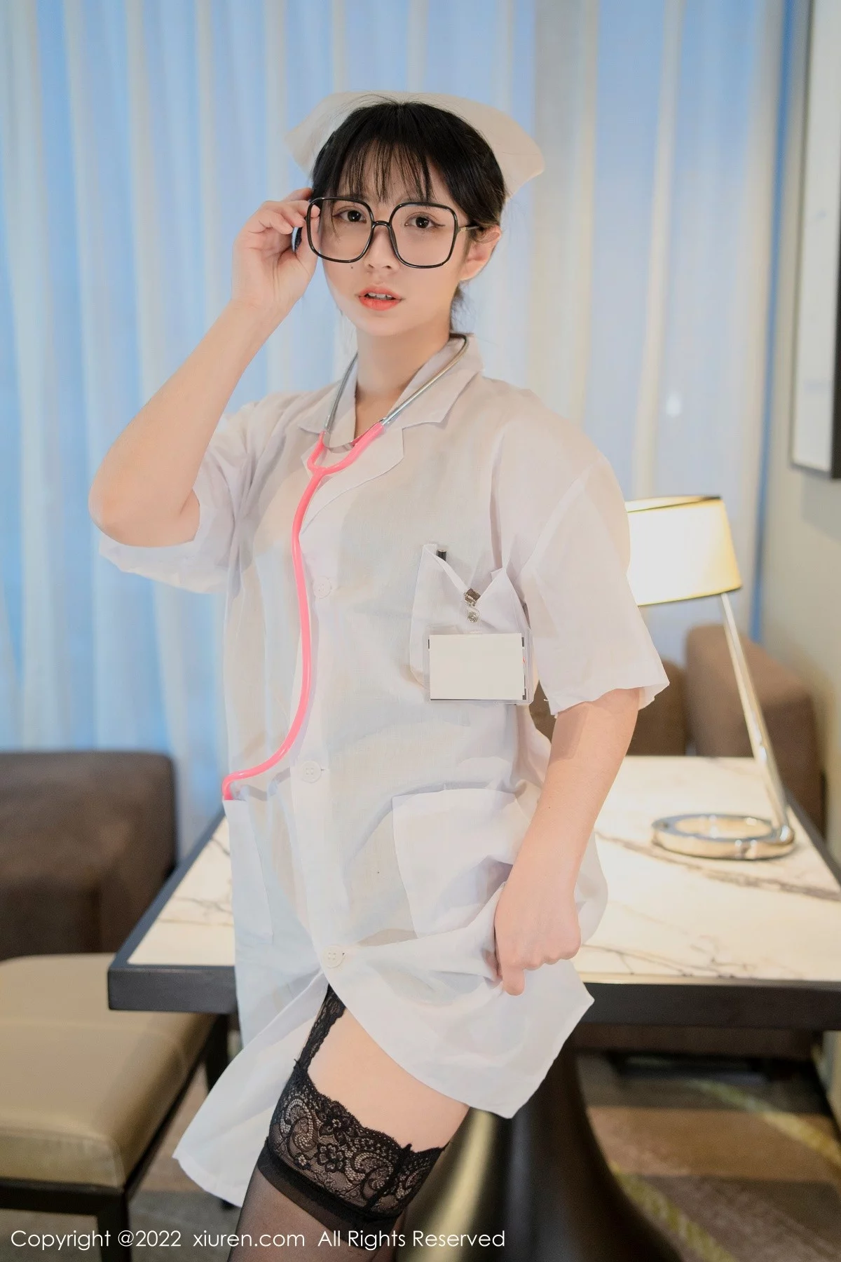 [[XiuRen秀人网]秀人网]No.5202_模特久久Aimee私房性感白衣天使服饰下黑色蕾丝内衣诱惑写真62P