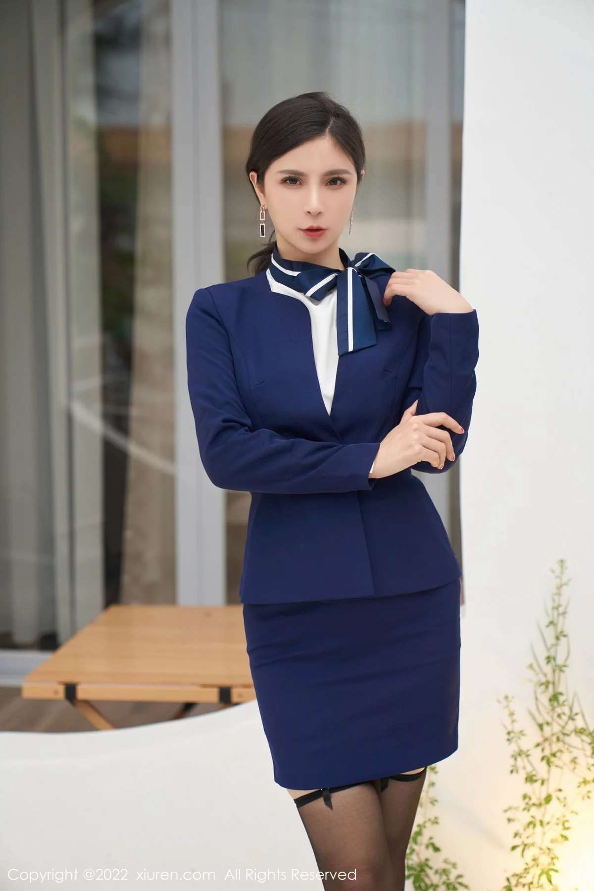 [[XiuRen秀人网]秀人网]No.5210_模特小蛮妖Yummy半脱性感职业装露蕾丝内衣黑丝吊袜诱惑写真70P