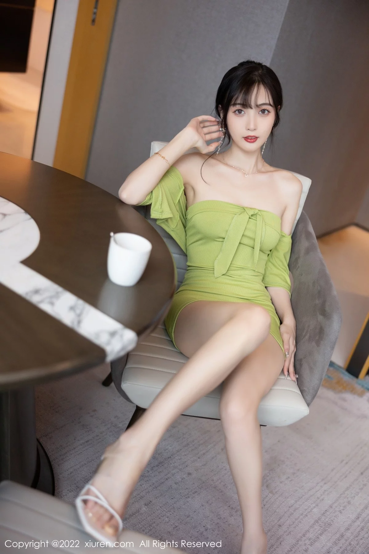 [[XiuRen秀人网]秀人网]No.5211_模特林星阑私房性感绿色露肩连衣短裙半脱露曼妙身材诱惑写真92P