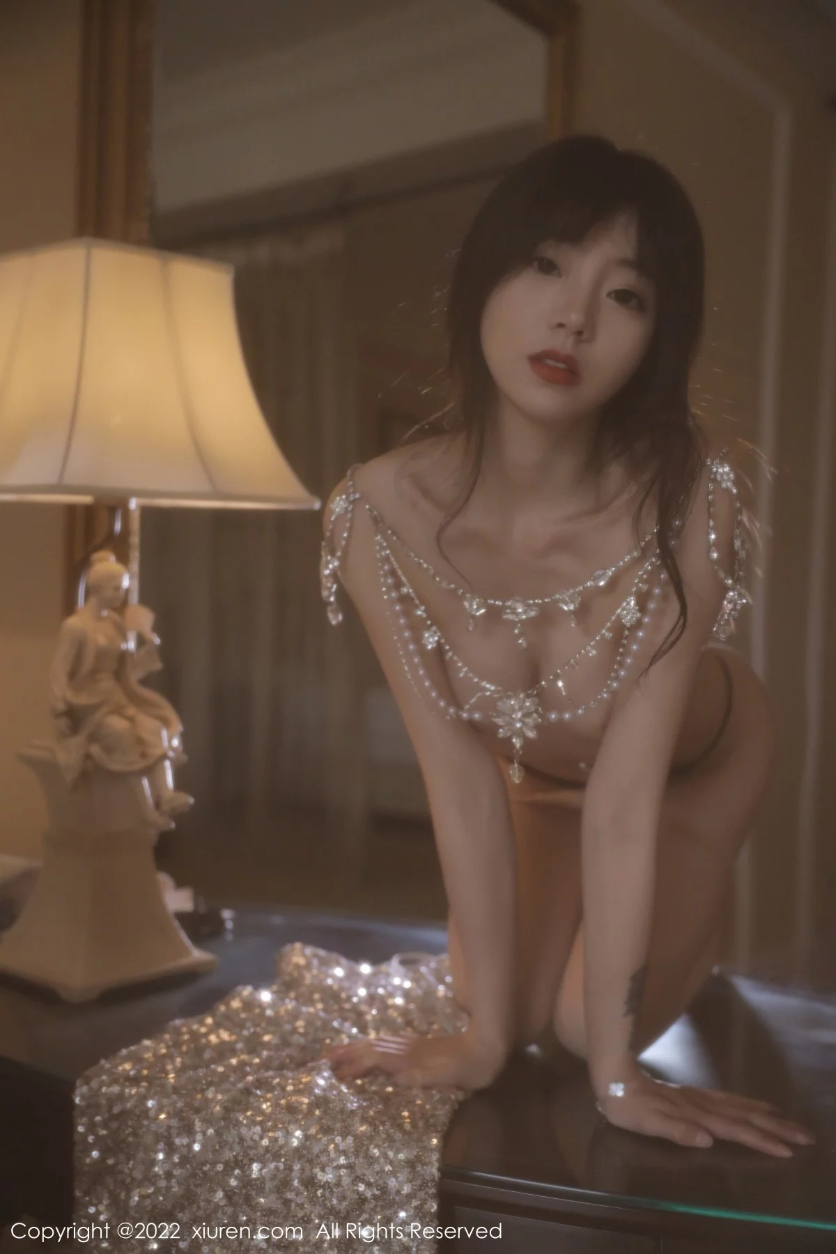 [[XiuRen秀人网]秀人网]No.5209_模特佘贝拉bella杭州旅拍性感闪亮吊裙配超薄肉丝迷人诱惑写真55P