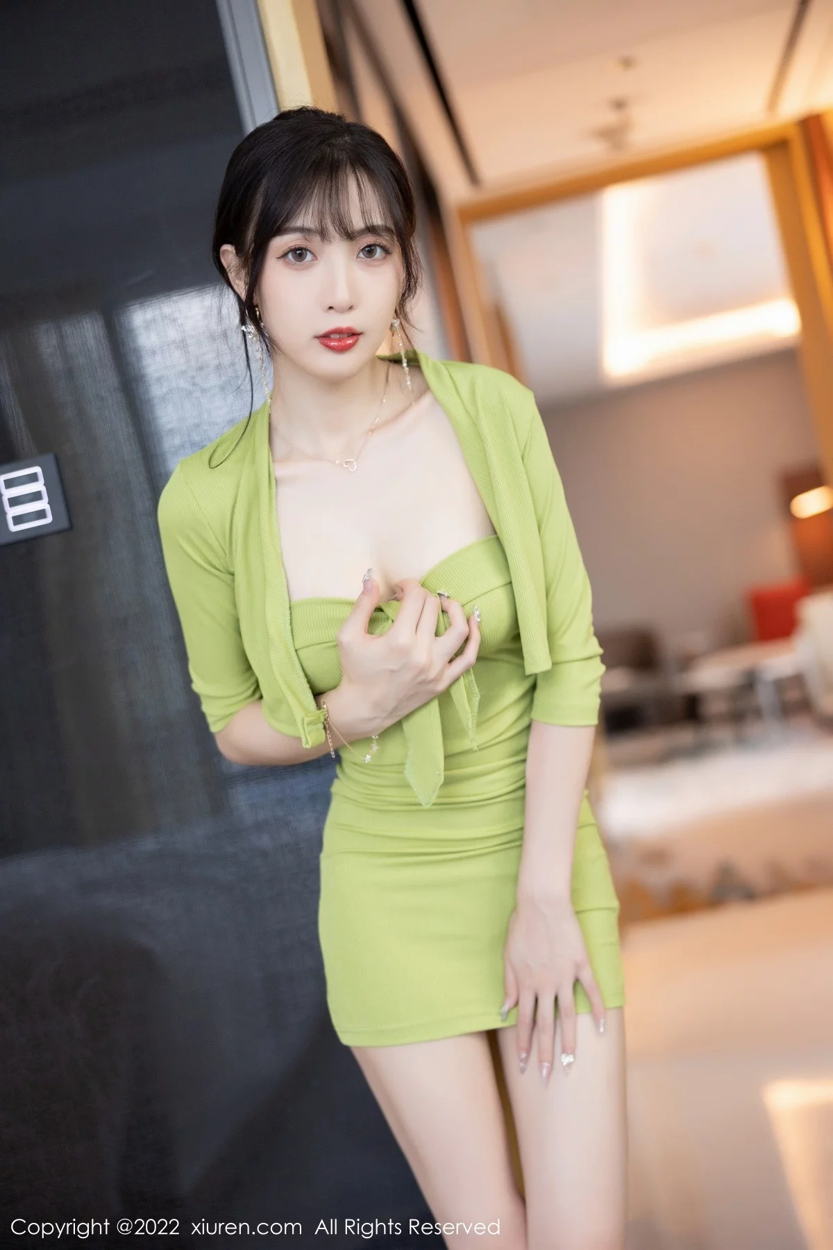 [[XiuRen秀人网]秀人网]No.5211_模特林星阑私房性感绿色露肩连衣短裙半脱露曼妙身材诱惑写真92P