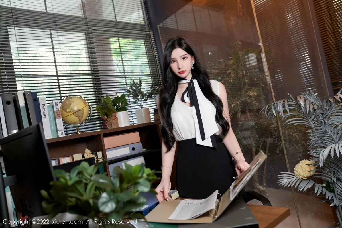 [[XiuRen秀人网]秀人网]No.5217_女神周于希Sally心愿旅拍私房超薄闪亮黑丝秀翘臀美腿诱惑写真76P