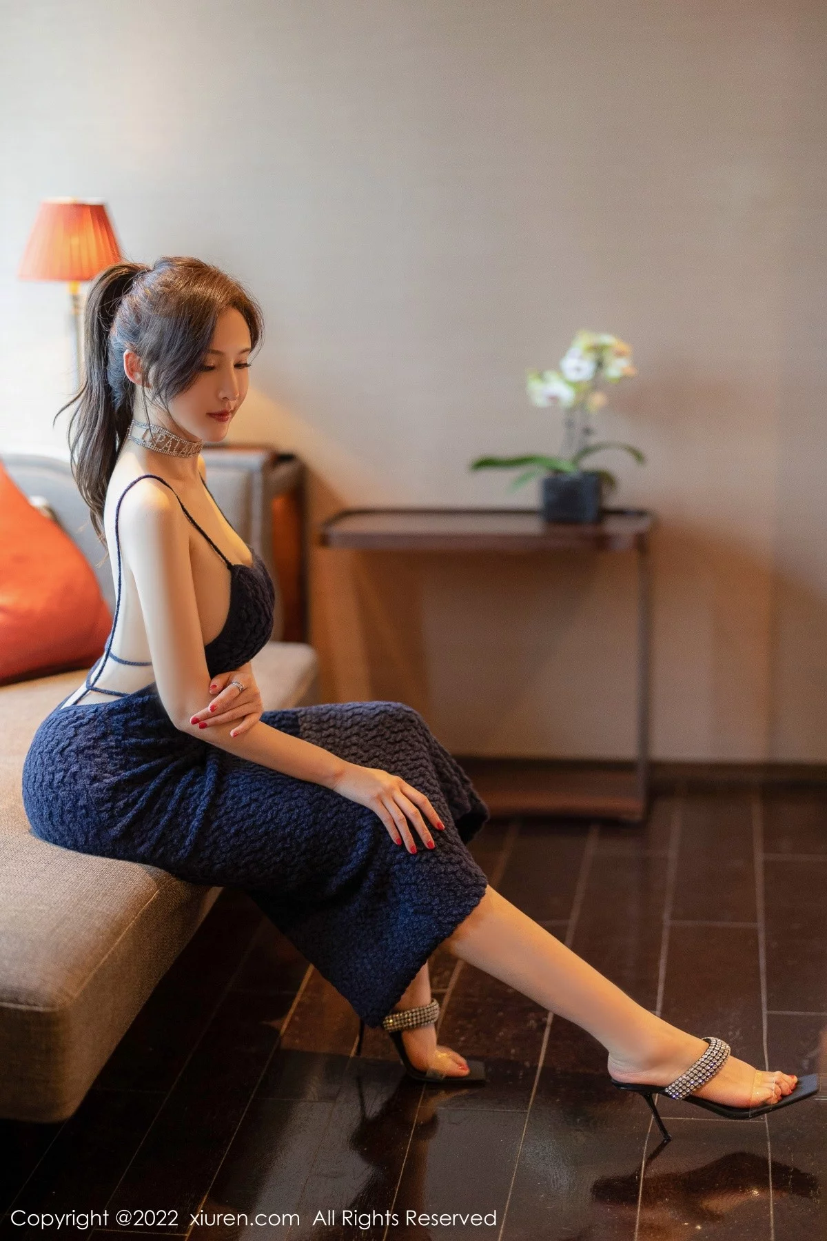 [[XiuRen秀人网]秀人网]No.5218_女神奶瓶土肥圆私房性感深蓝吊带长裙秀凹凸身材完美诱惑写真60P