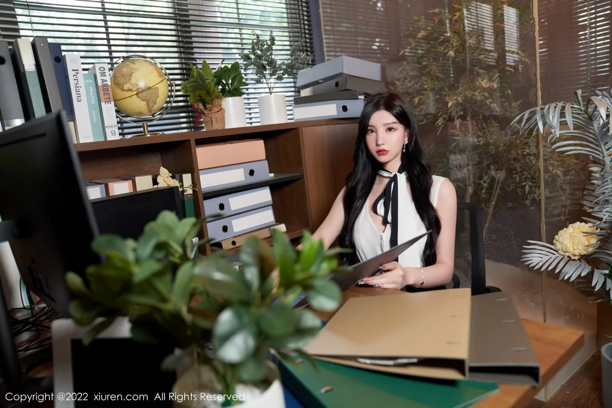 [[XiuRen秀人网]秀人网]No.5217_女神周于希Sally心愿旅拍私房超薄闪亮黑丝秀翘臀美腿诱惑写真76P