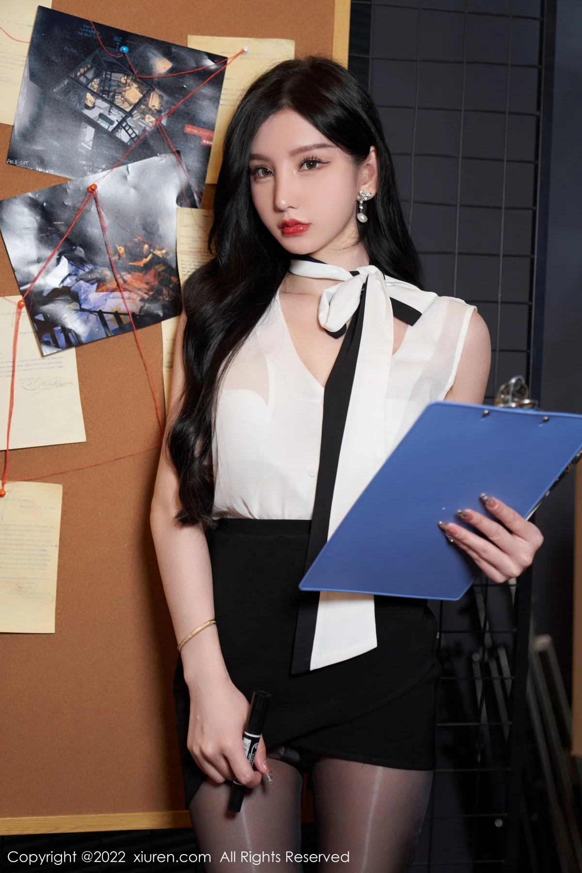 [[XiuRen秀人网]秀人网]No.5217_女神周于希Sally心愿旅拍私房超薄闪亮黑丝秀翘臀美腿诱惑写真76P