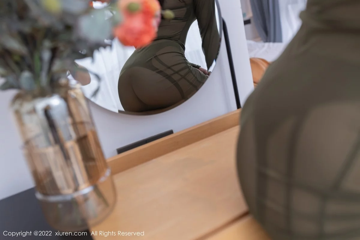 [[XiuRen秀人网]秀人网]No.5216_模特鱼子酱Fish广州-云南旅拍橄榄绿连衣裙露蕾丝内衣诱惑写真82P