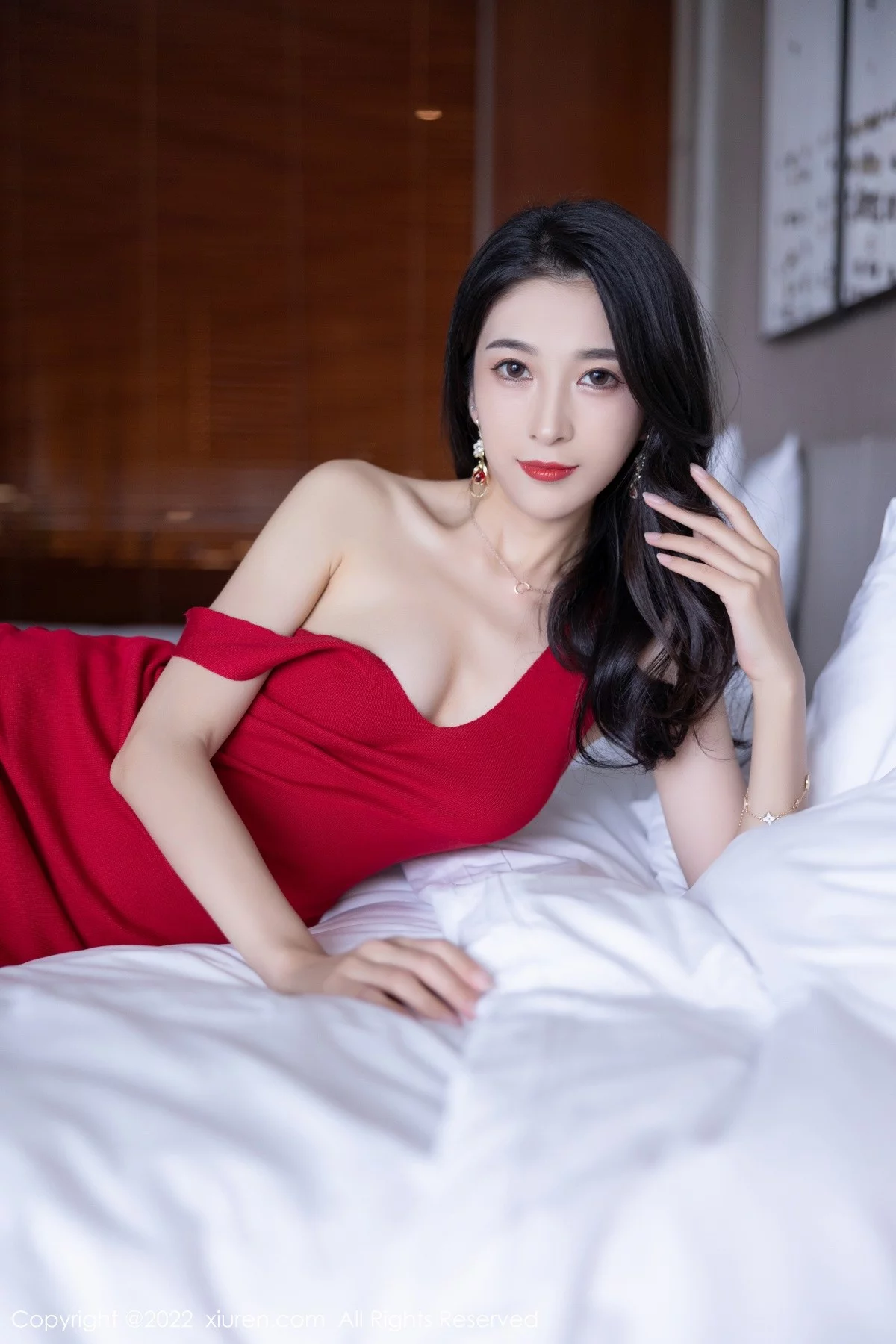 [[XiuRen秀人网]秀人网]No.5223_模特林乐一私房性感红色连衣裙配超薄黑丝秀曼妙身姿诱惑写真80P