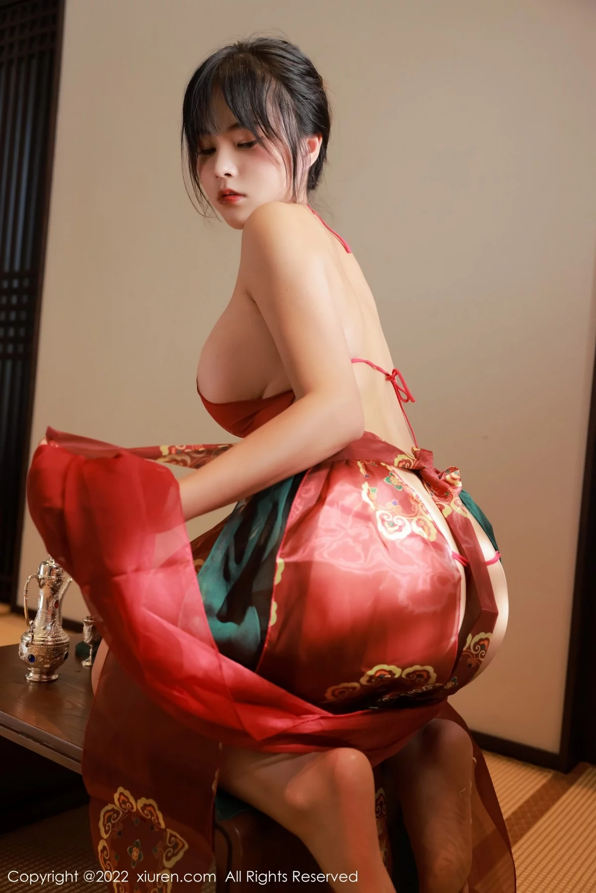 [[XiuRen秀人网]秀人网]No.5222_模特奈沐子澳门旅拍室内场景红色轻透古装肚兜配丁字裤诱惑写真47P