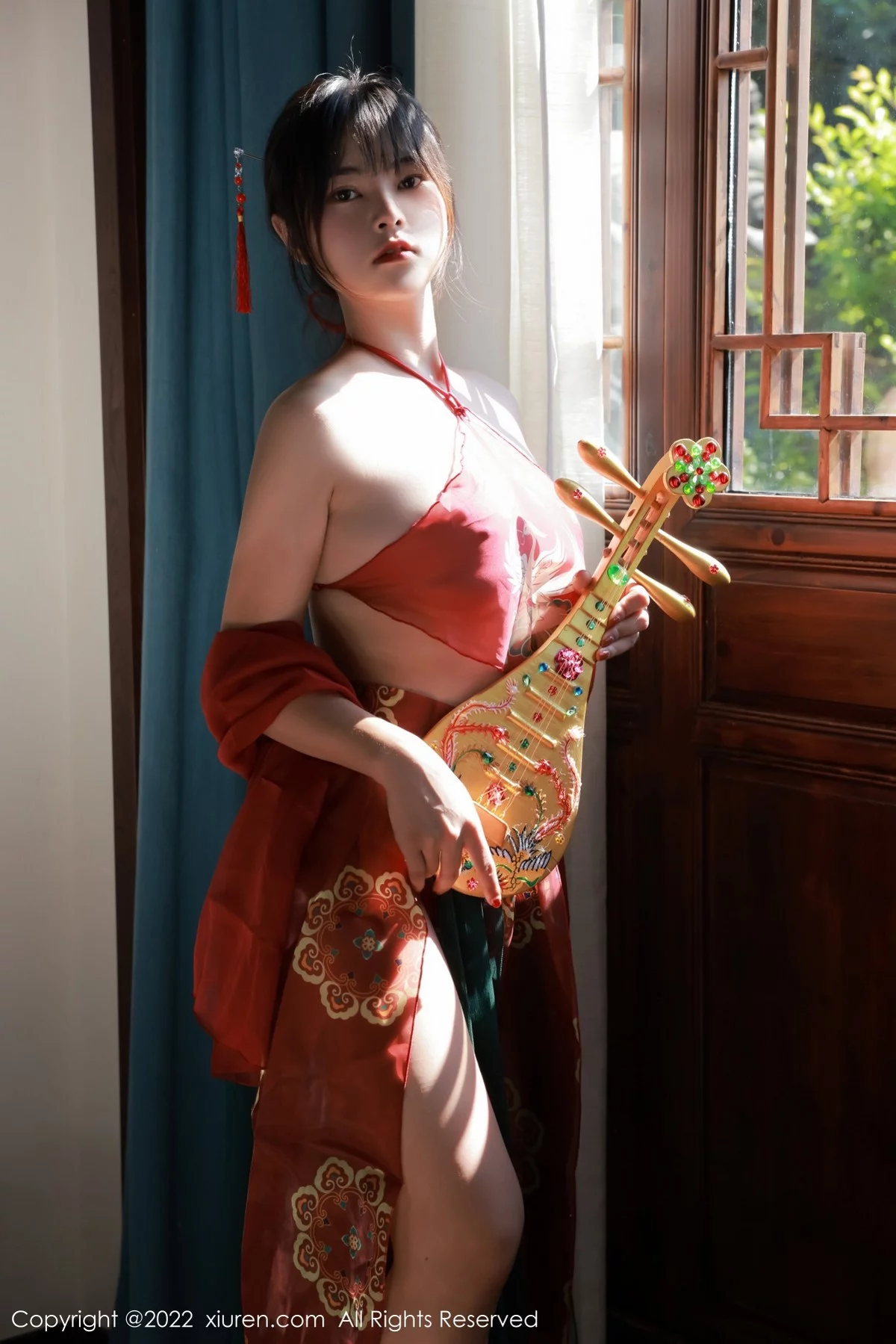 [[XiuRen秀人网]秀人网]No.5222_模特奈沐子澳门旅拍室内场景红色轻透古装肚兜配丁字裤诱惑写真47P