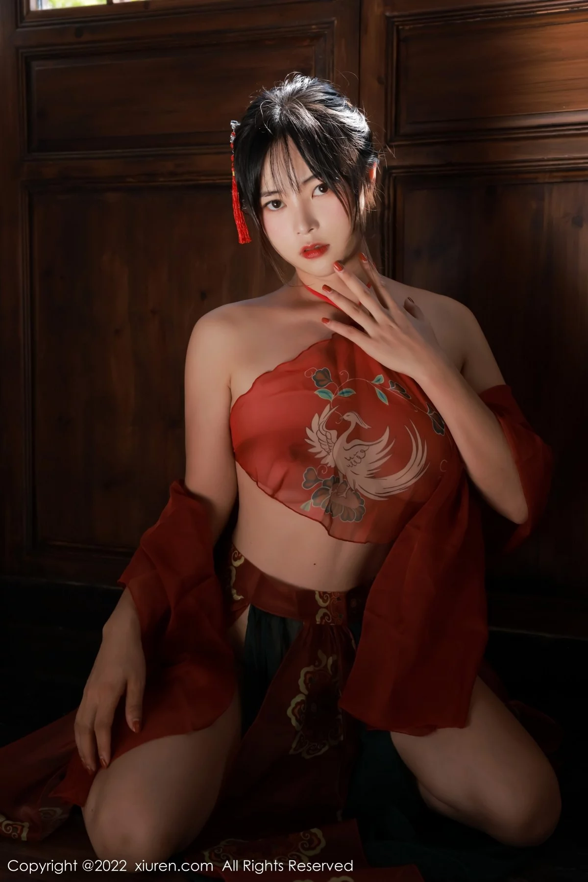 [[XiuRen秀人网]秀人网]No.5222_模特奈沐子澳门旅拍室内场景红色轻透古装肚兜配丁字裤诱惑写真47P