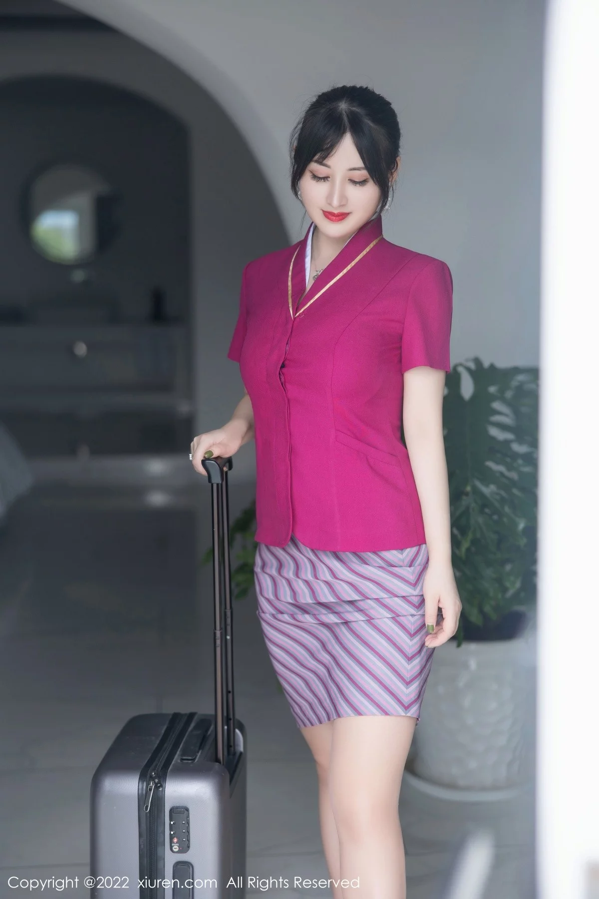 [[XiuRen秀人网]秀人网]No.5241_模特诗诗kiki大理旅拍半脱空姐制服露性感蕾丝内衣完美诱惑写真83P