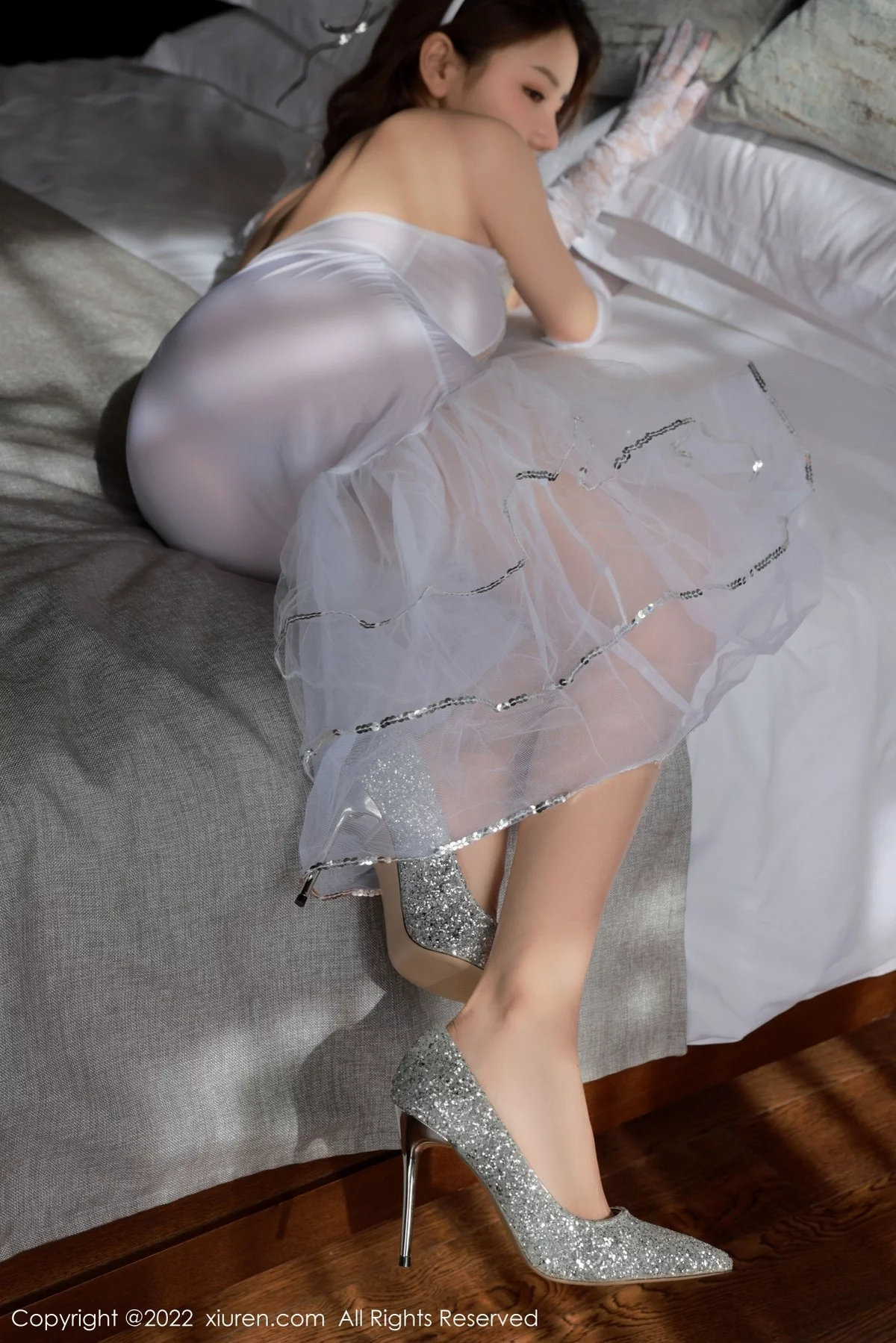 [[XiuRen秀人网]秀人网]No.5247_模特sugar糖酒酒澳门旅拍白色轻透婚纱露丁字裤秀翘臀诱惑写真57P