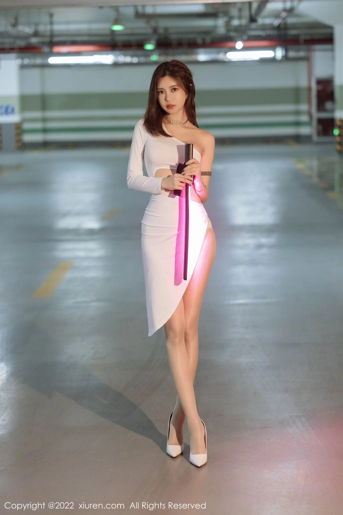 [[XiuRen秀人网]秀人网]No.5250_女神绮里嘉ula海南心愿旅拍黑白两套超薄丝袜秀婀娜身材诱惑写真76P