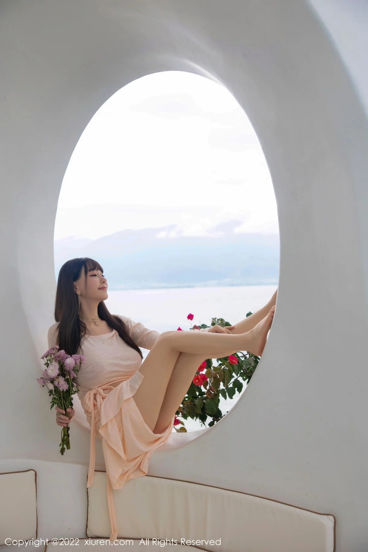 [[XiuRen秀人网]秀人网]No.5248_女神朱可儿Flora大理旅拍浅色镂空连衣裙配超薄肉丝撩人诱惑写真90P