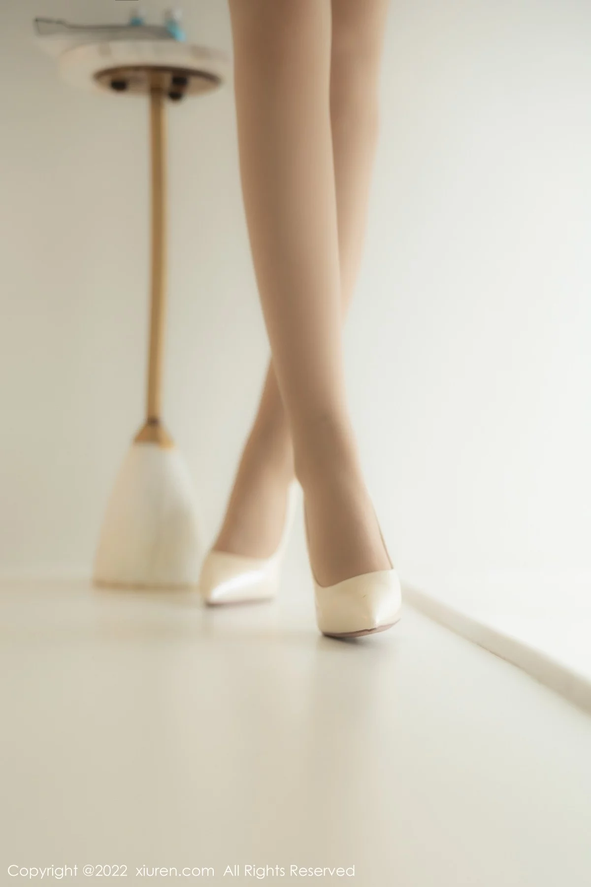 [[XiuRen秀人网]秀人网]No.5248_女神朱可儿Flora大理旅拍浅色镂空连衣裙配超薄肉丝撩人诱惑写真90P