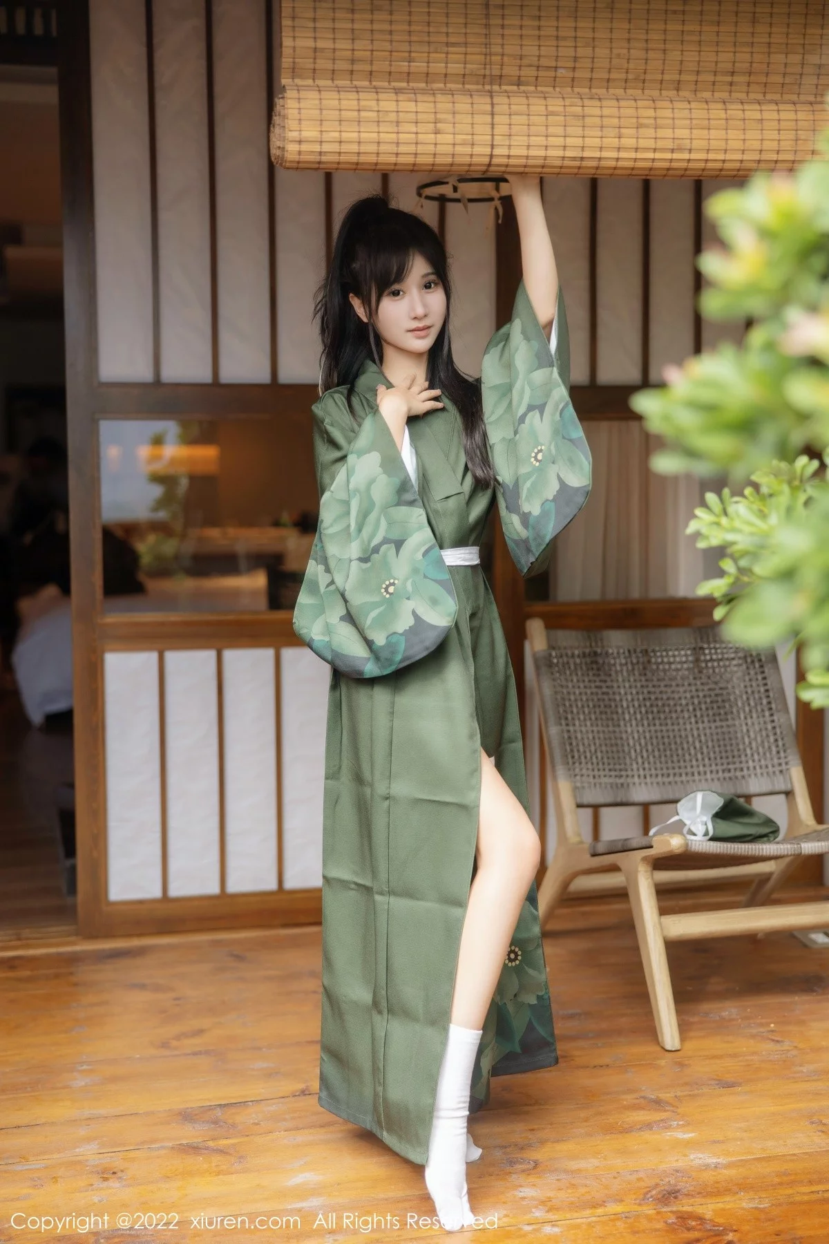 [[XiuRen秀人网]秀人网]No.5256_女神小果冻儿大理旅拍私房暗绿色真空和服秀完美身材诱惑写真85P