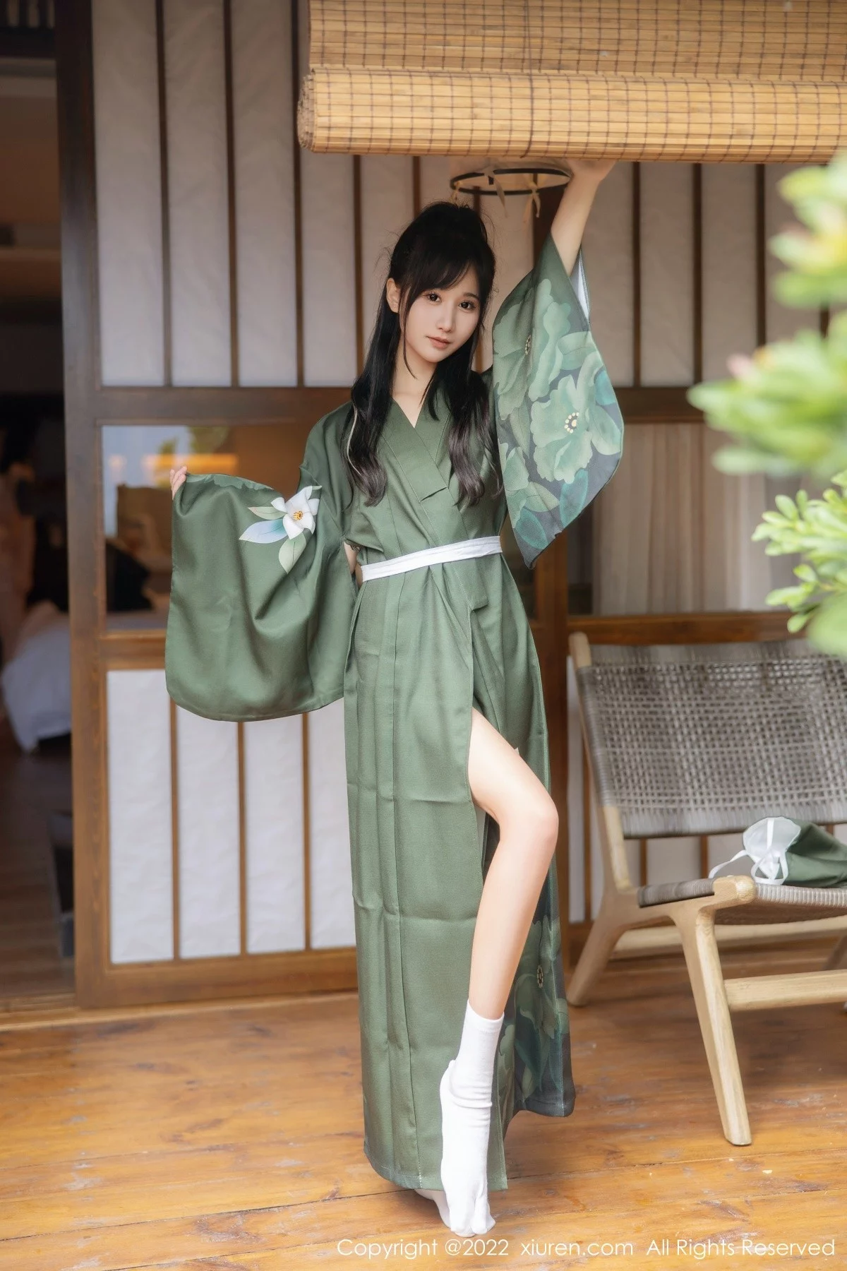 [[XiuRen秀人网]秀人网]No.5256_女神小果冻儿大理旅拍私房暗绿色真空和服秀完美身材诱惑写真85P