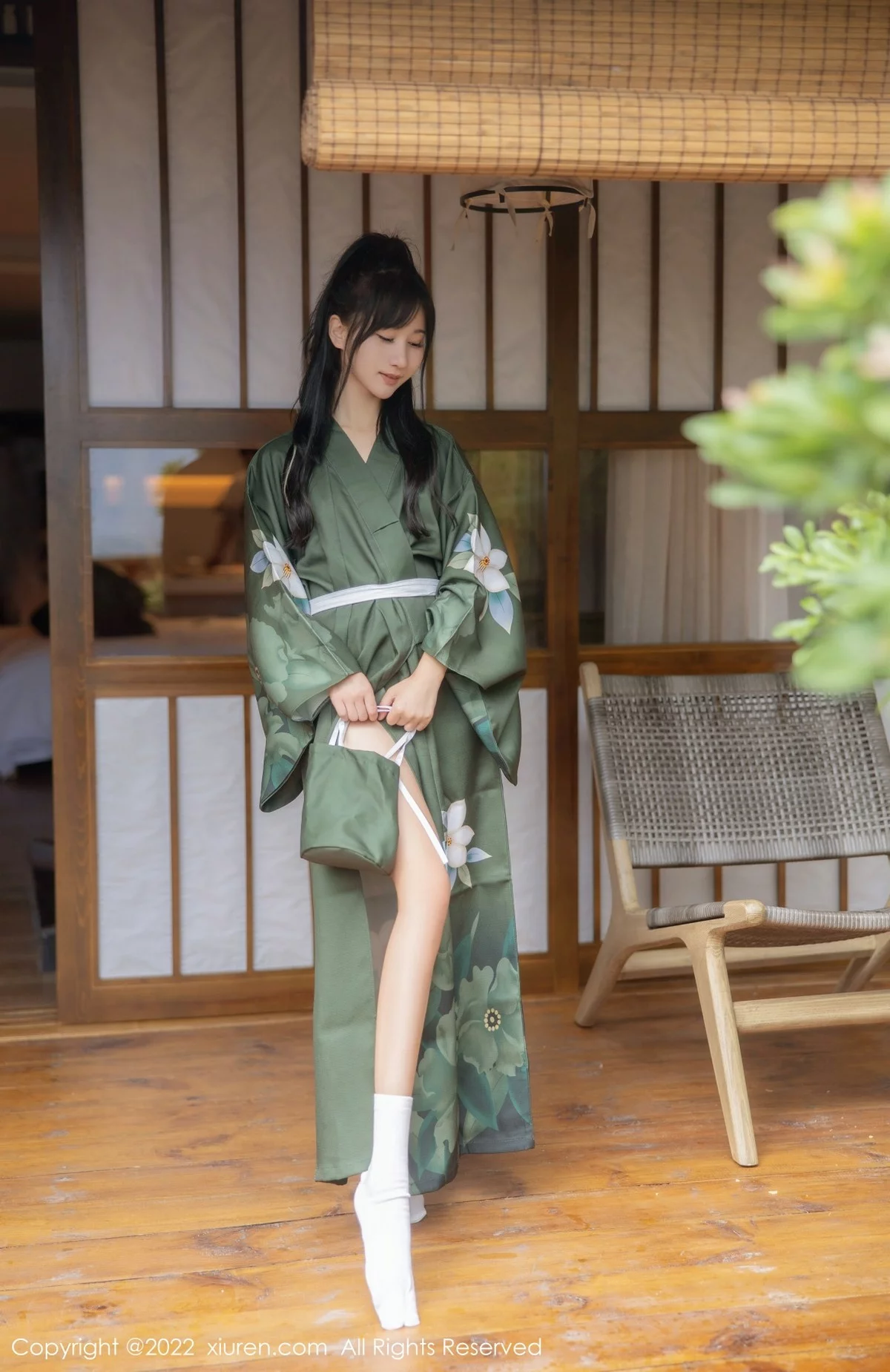 [[XiuRen秀人网]秀人网]No.5256_女神小果冻儿大理旅拍私房暗绿色真空和服秀完美身材诱惑写真85P