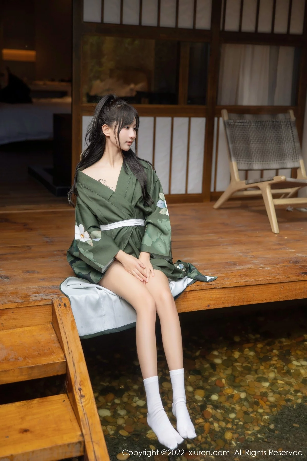 [[XiuRen秀人网]秀人网]No.5256_女神小果冻儿大理旅拍私房暗绿色真空和服秀完美身材诱惑写真85P