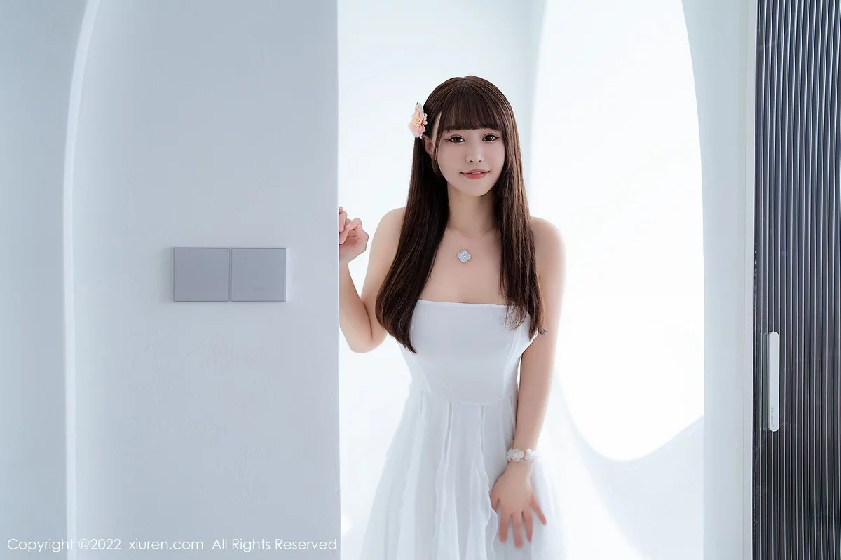 [[XiuRen秀人网]秀人网]No.5261_女神朱可儿Flora大理旅拍白色露肩吊带裙配白丝袜丰满诱惑写真114P