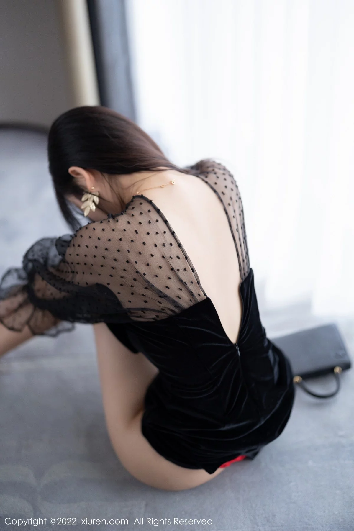 [[XiuRen秀人网]秀人网]No.5264_女神杨晨晨Yome脱黑色轻透连衣裙露红色蕾丝内衣惹火诱惑写真84P