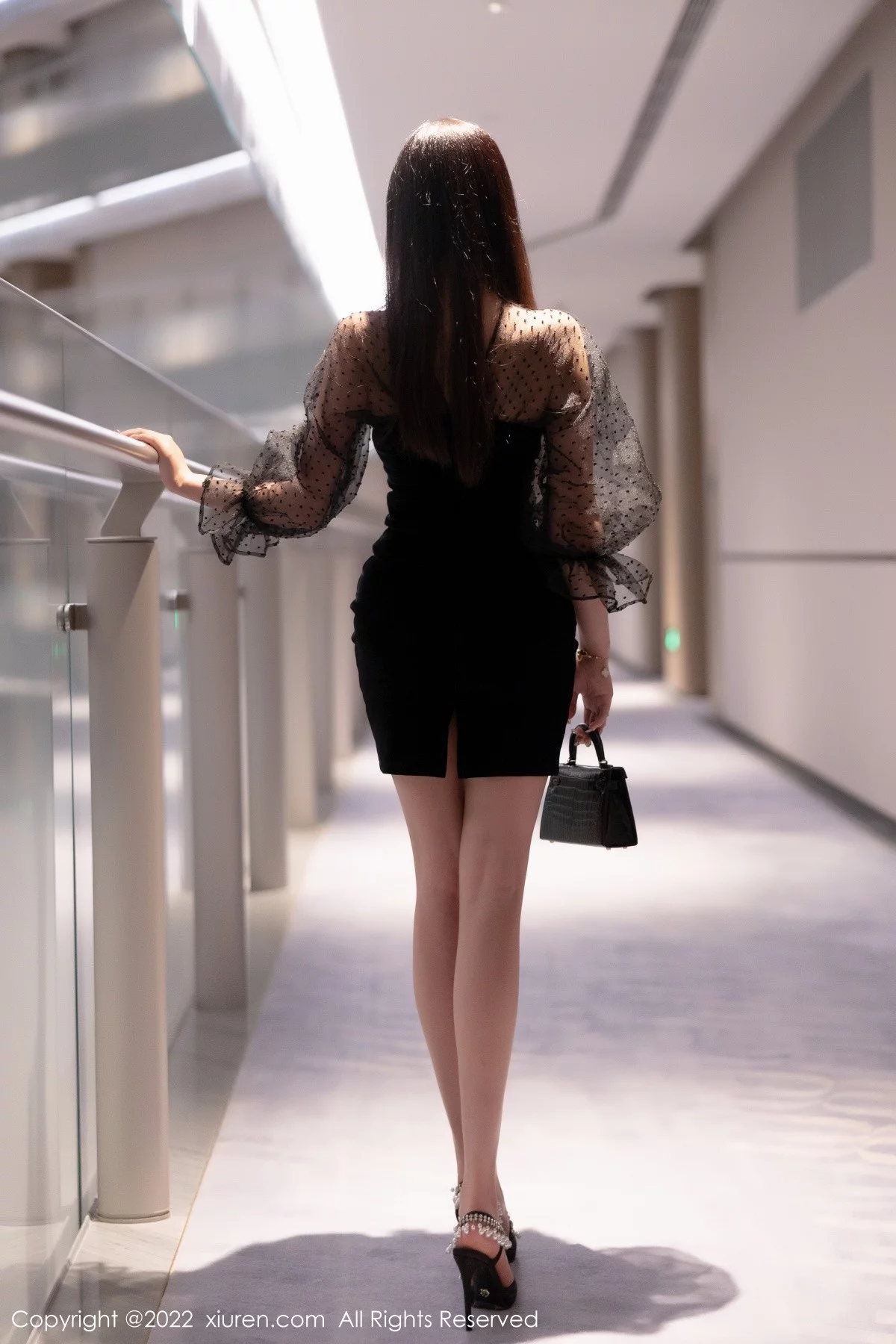 [[XiuRen秀人网]秀人网]No.5264_女神杨晨晨Yome脱黑色轻透连衣裙露红色蕾丝内衣惹火诱惑写真84P