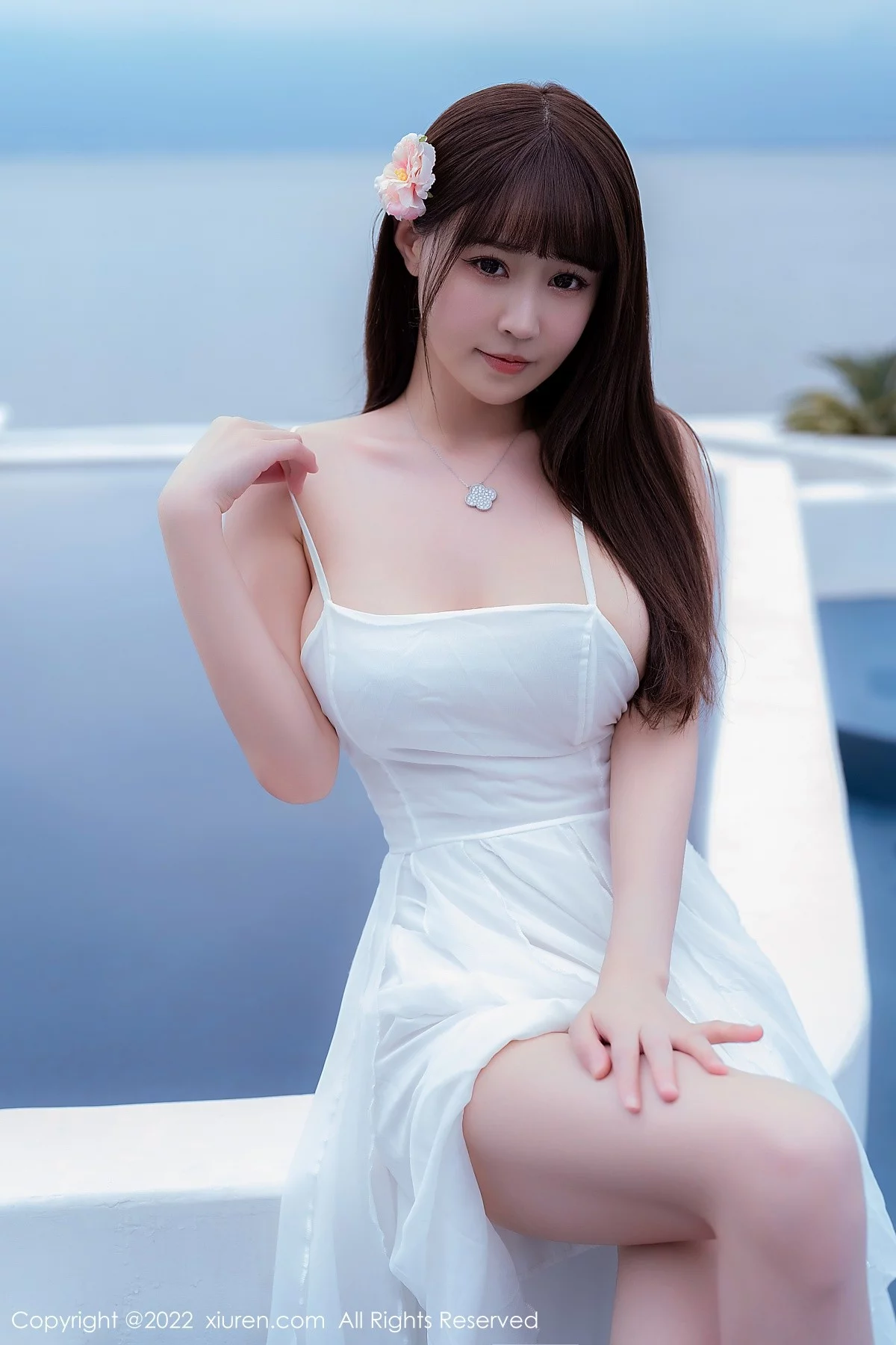 [[XiuRen秀人网]秀人网]No.5261_女神朱可儿Flora大理旅拍白色露肩吊带裙配白丝袜丰满诱惑写真114P