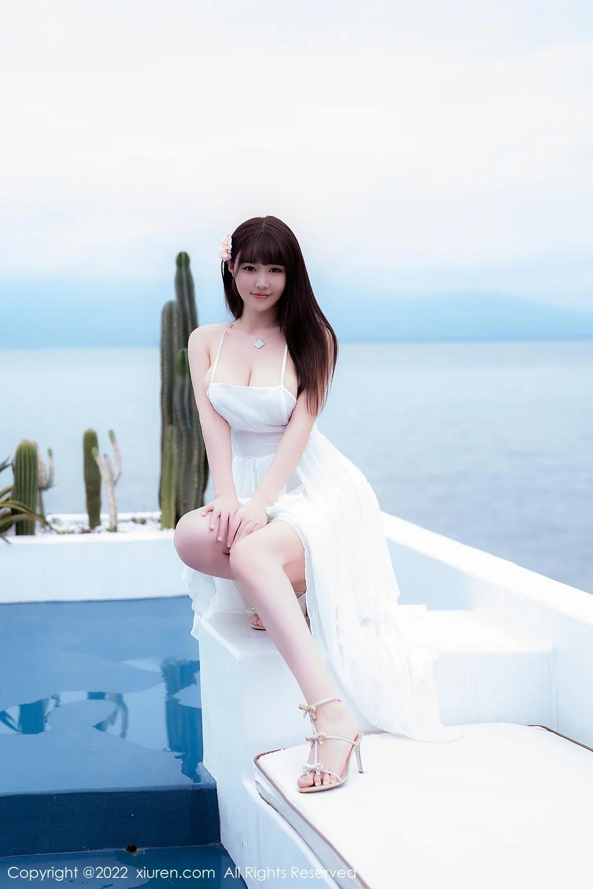 [[XiuRen秀人网]秀人网]No.5261_女神朱可儿Flora大理旅拍白色露肩吊带裙配白丝袜丰满诱惑写真114P