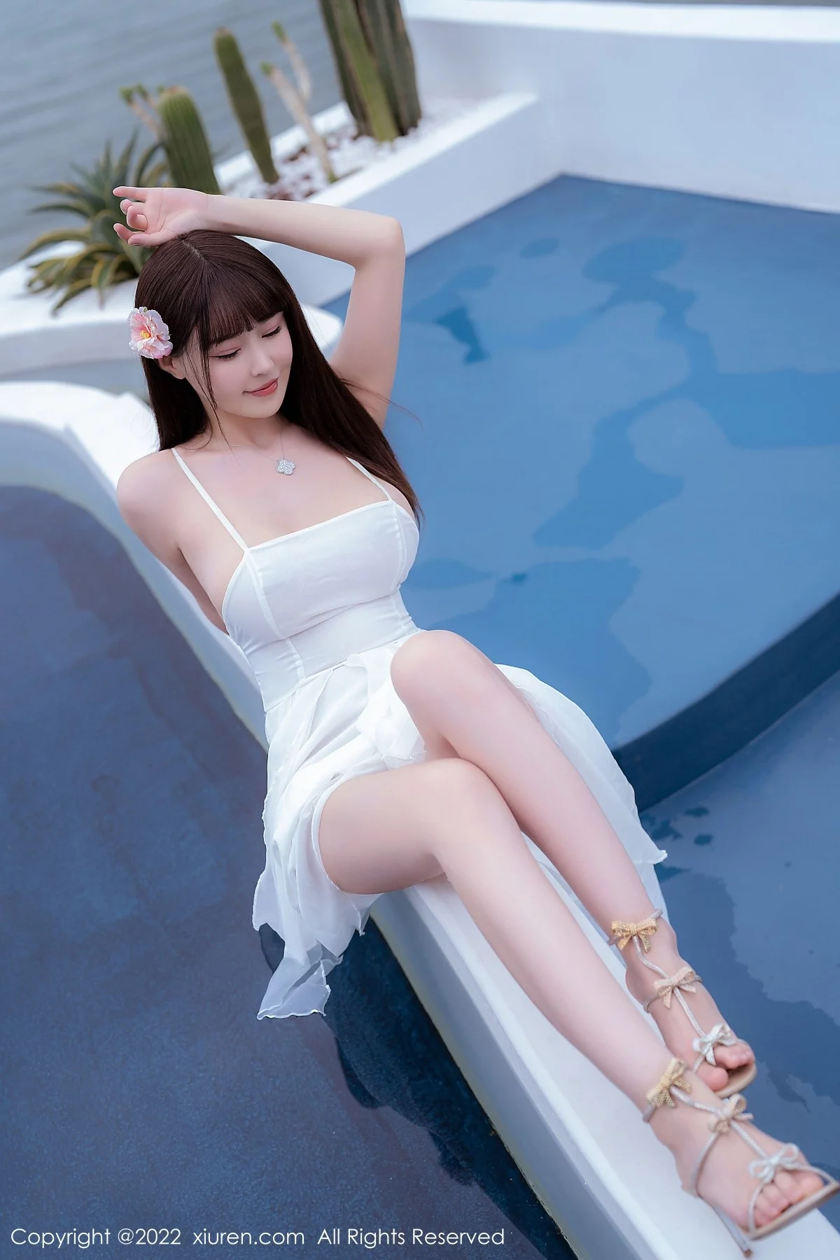 [[XiuRen秀人网]秀人网]No.5261_女神朱可儿Flora大理旅拍白色露肩吊带裙配白丝袜丰满诱惑写真114P